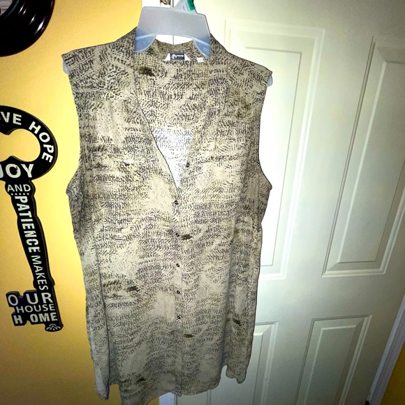 Reitman’s Gorgeous Sleeveless Shirt Dress - Picture 7 of 7